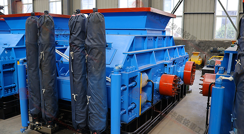 重型對(duì)輥破碎機(jī) 重型對(duì)輥破碎機(jī)